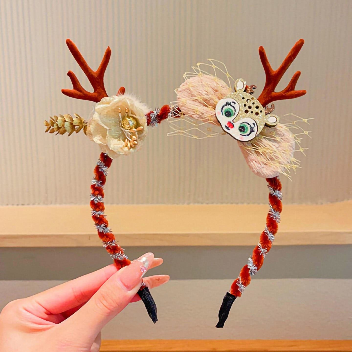 Cerchietto Natalizio in Peluch - Reindeer Antlers Headband recensione e prezzo